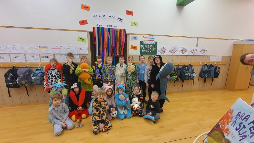 100 daga hátíð á yngsta stigi