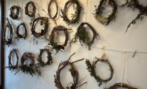 Listaverk nemenda prýða skólann okkar