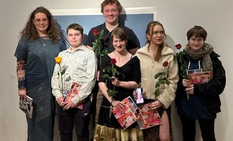 Nemendur Þingeyjarskóla; Bjartur, Þór, Ellý, Hildur Ósk, Noah og Kristrún sjónlistakennari. (á myndi…